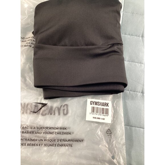 Gymshark Medium Black womens Sports Bra with removable pads Gymwear Yoga  NWOT - Picture 5 of 5